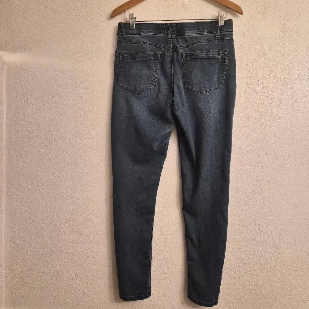 Democracy Stretch Denium Jeans w/ Ab Technology: 6: Flattering Feminine Fit